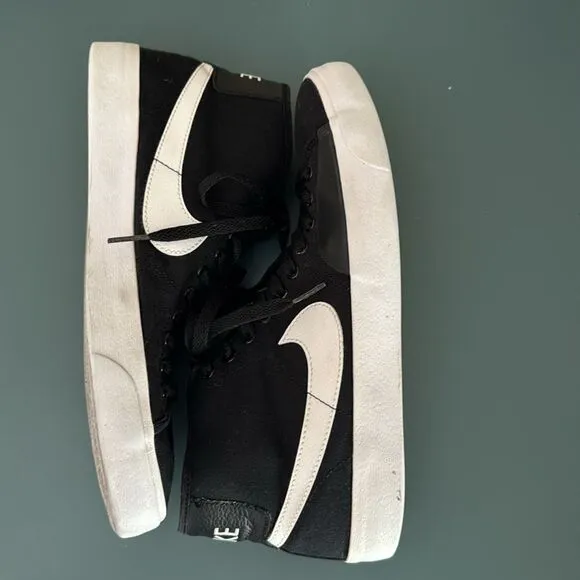 NIKE SB Blazer Court Mid Black &amp; White Men's 10