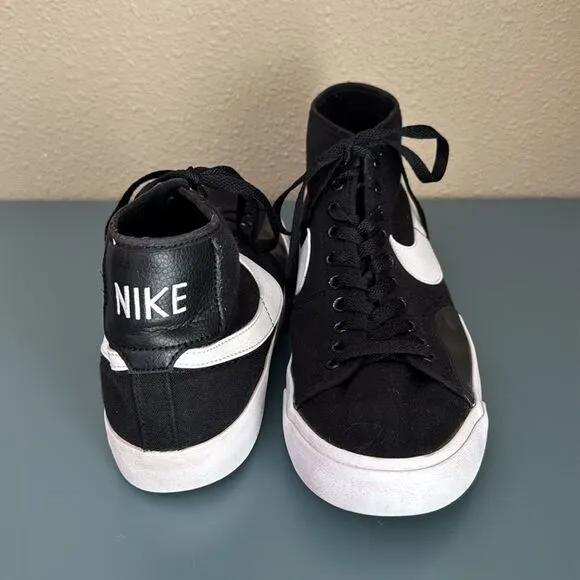 NIKE SB Blazer Court Mid Black &amp; White Men's 10