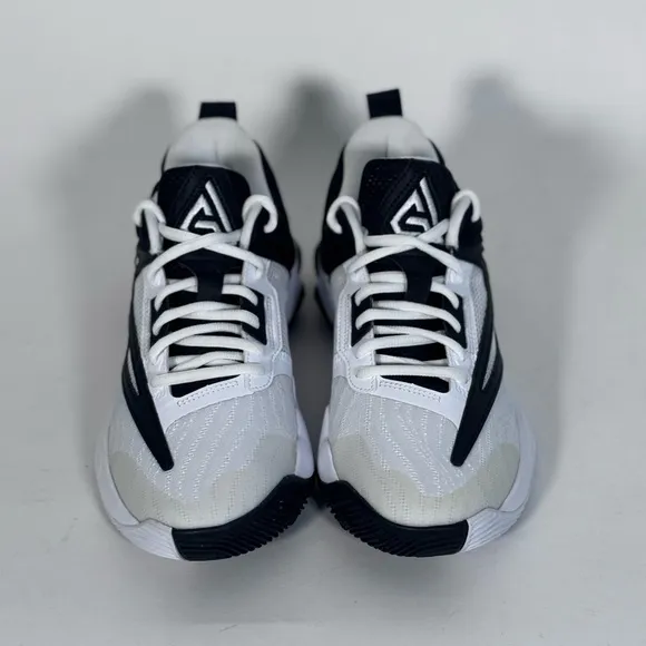 NWOB Nike Giannis Immortality 3