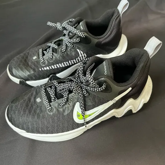 NWOB Nike Kids Giannis Immortality Basketball Shoes