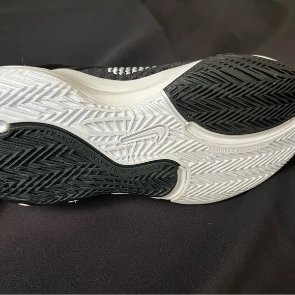 NWOB Nike Kids Giannis Immortality Basketball Shoes
