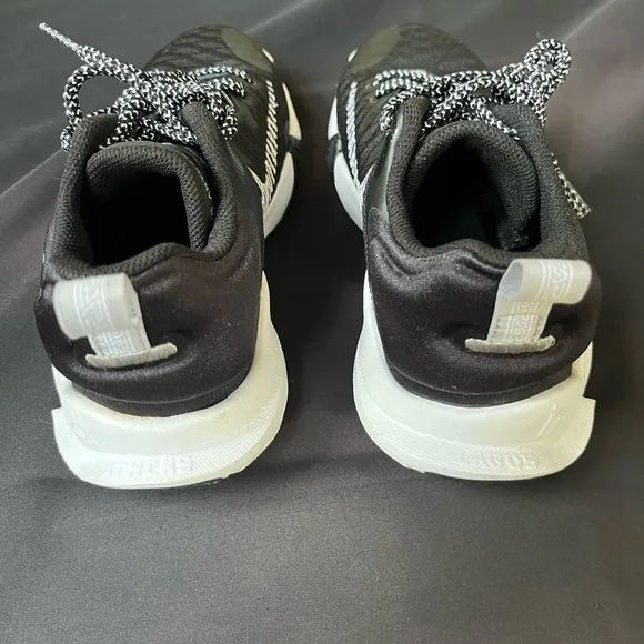 NWOB Nike Kids Giannis Immortality Basketball Shoes