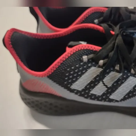 NWOT Men's Adidas FluidFlow 2.0 Sneakers