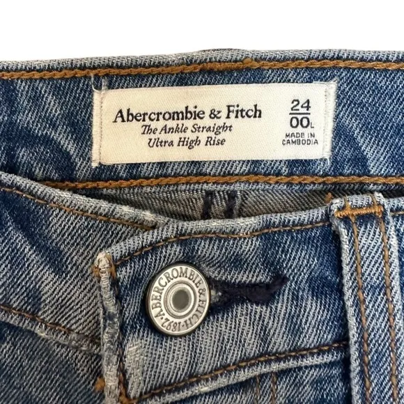 NWT Long A&amp;F Ultra High Rise Ankle Straight Jean 24 Long