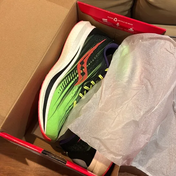 NWT Saucony Endorphin Speed 2 Mens 13 Green Black Lace Up NIB Power Running Shoe