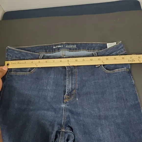 Old Navy Rockstar Mid Rise Jeans Women's Size 14 Long