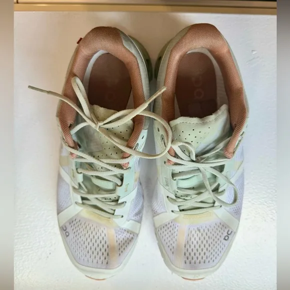 On Cloud On Running Earth Tone Color Athletic Shoes  Women's Size 6