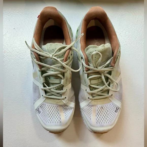 On Cloud On Running Earth Tone Color Athletic Shoes  Women's Size 6