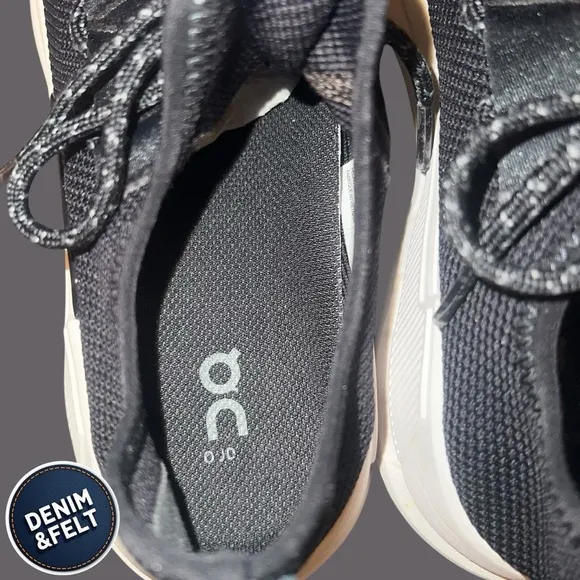 On Cloud Womens Cloudeasy Running Athletic Shoes | Black/White | PRELOVED 🖤👟