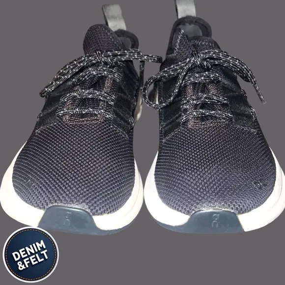 On Cloud Womens Cloudeasy Running Athletic Shoes | Black/White | PRELOVED 🖤👟