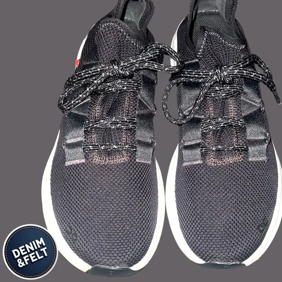 On Cloud Womens Cloudeasy Running Athletic Shoes | Black/White | PRELOVED 🖤👟