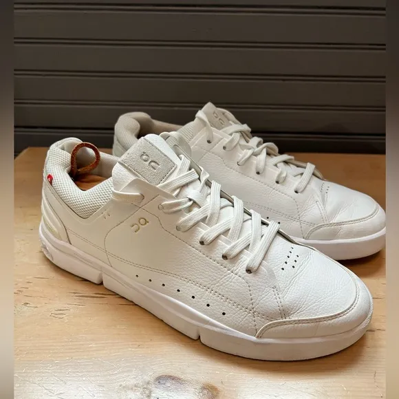 On THE ROGER Centre Court White Gum 3MD11270228 Men's Lifestyle Shoes Size 9.5