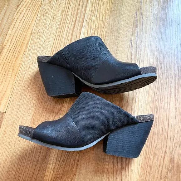 OTBT Black Heeled Mules