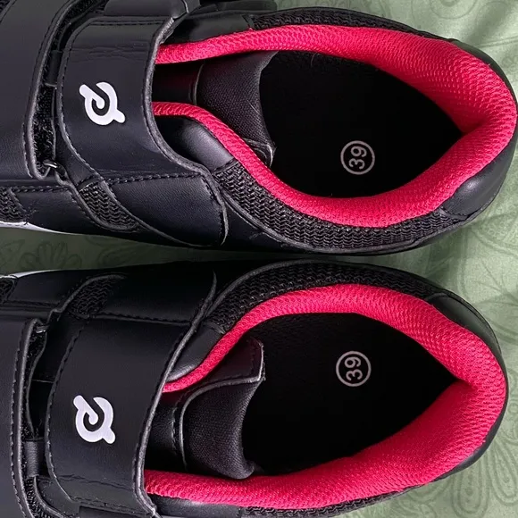 PELOTON Cycling Shoes with Box Clips Cleats Indoor Sz 39 (tried on once)