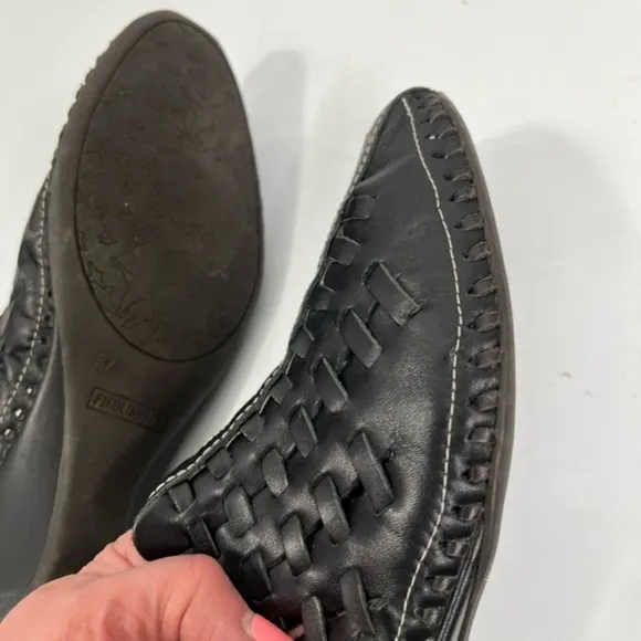 Pikolinos soft black leather perforated sling back shoe, like new, euro size 37