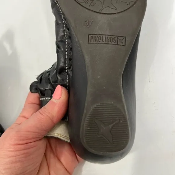 Pikolinos soft black leather perforated sling back shoe, like new, euro size 37
