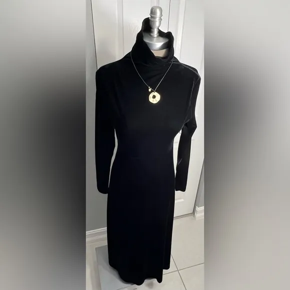 Price Drop‼️Long sleeve, high neck sexy &amp; sophisticated long black velvet dress