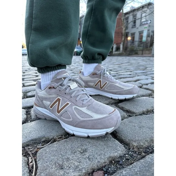 RARE New Balance 990v4 Women's Size‎ 9 Alabaster Suede Made In USA W990FA4