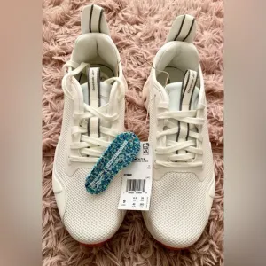 Reebok Runners Tennis shoes NWT