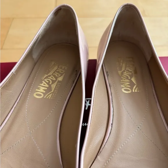 Salvatore Ferragamo Varina Patent Leather Ballet Flats - Pale Pink