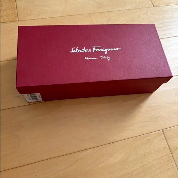 Salvatore Ferragamo Varina Patent Leather Ballet Flats - Pale Pink