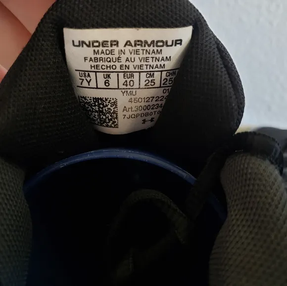 SZ 7 Under Armour Grade School X Level Scramjet Remix 3000234 001  Running Shoes