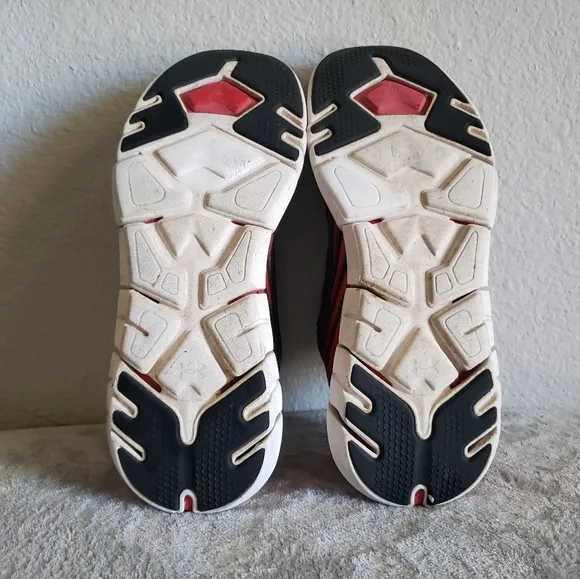 SZ 7 Under Armour Grade School X Level Scramjet Remix 3000234 001  Running Shoes