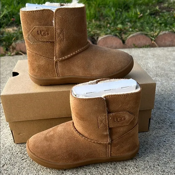 UGG toddler Keelan Boot Chestnut Size 10 Nwt
