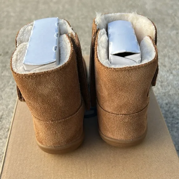 UGG toddler Keelan Boot Chestnut Size 10 Nwt
