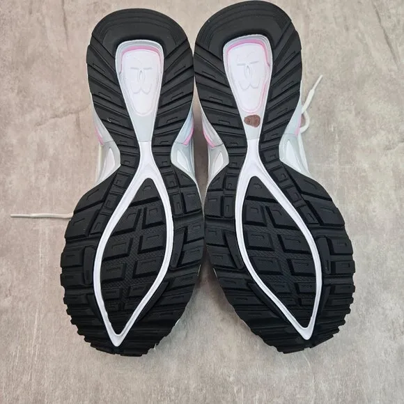 Under Armour Athletic Sneaker Womens 8.5 White Pink Low Top Sporty Running Shoes