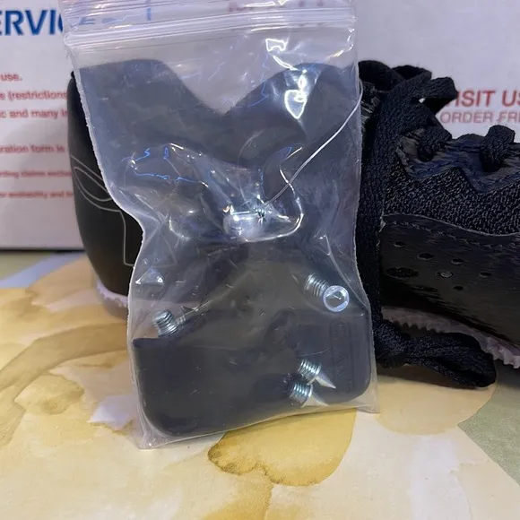 UNDER ARMOUR Kick Sprint 4 Track and Field Spikes, Track Running Shoes Size 8.5