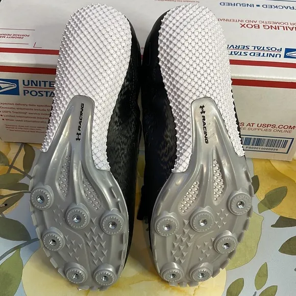 UNDER ARMOUR Kick Sprint 4 Track and Field Spikes, Track Running Shoes Size 8.5
