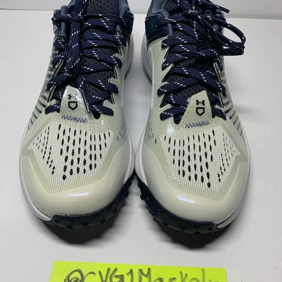 UNDER ARMOUR MEN YARD TURF LOW BASEBALL SHOE  SIZE 8.5