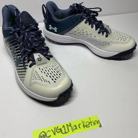 UNDER ARMOUR MEN YARD TURF LOW BASEBALL SHOE  SIZE 8.5
