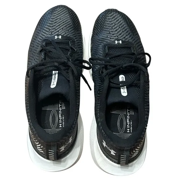 Under Armour Men’s Infinite Pro Running Shoes Black/Grey/White Used Size 12