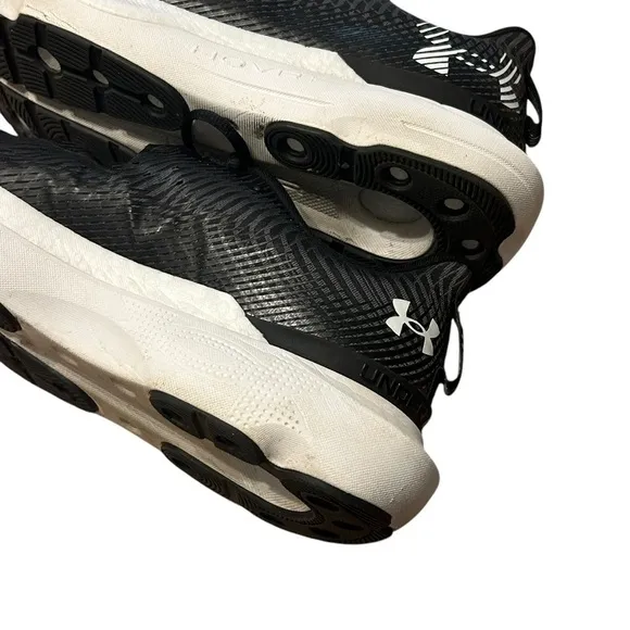 Under Armour Men’s Infinite Pro Running Shoes Black/Grey/White Used Size 12
