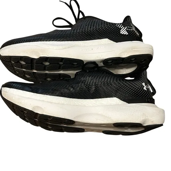 Under Armour Men’s Infinite Pro Running Shoes Black/Grey/White Used Size 12