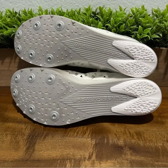 Under Armour Shakedown Elite Breeze White Track Spikes 3027568-100 Men’s Size 11