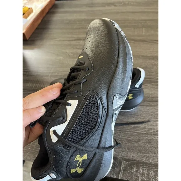 Under Armour UA Lockdown 6 Basketball Shoes Black Gold Men Size 11.5