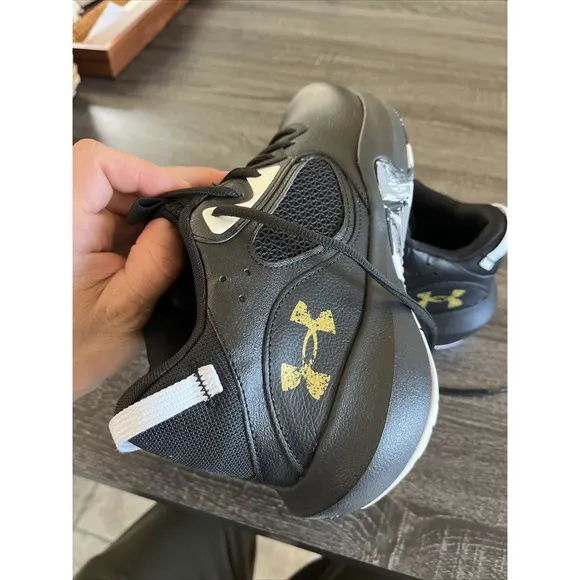 Under Armour UA Lockdown 6 Basketball Shoes Black Gold Men Size 11.5