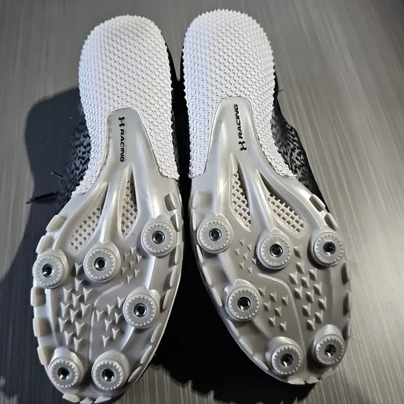 Under Armour Unisex Kick Spirit 4 Track &amp; Field Shoes Men's 10/Women's 11.5 NWOT