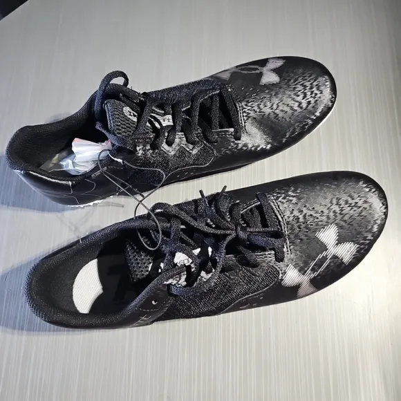 Under Armour Unisex Kick Spirit 4 Track &amp; Field Shoes Men's 10/Women's 11.5 NWOT