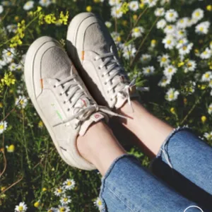 UNDO FOR TOMORROW LACE UP UNISEX SNEAKERS M7 W9