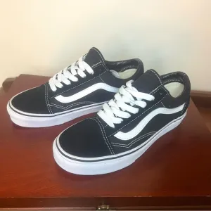 VANS Old Skool Black White Low Suede Canvas Unisex Shoes NWOB Men 5 / Women 6.5