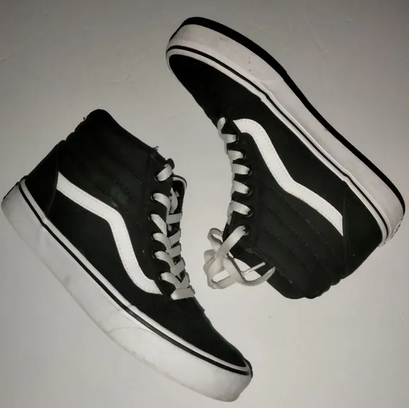 Vans (Size 8) Black &amp; White Classic Lace-up High-Top Outdoor Streetwear Sneakers