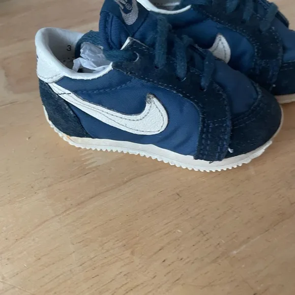 Vintage 80s Nike Navy blue swoosh track Cortez infant shoes sz 3