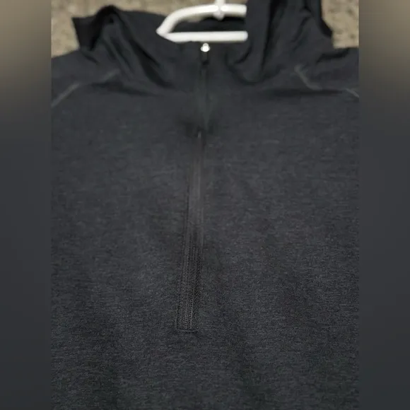 Vuori navy men’s ponto performance half zip hoodie, midnight heather small ✨
