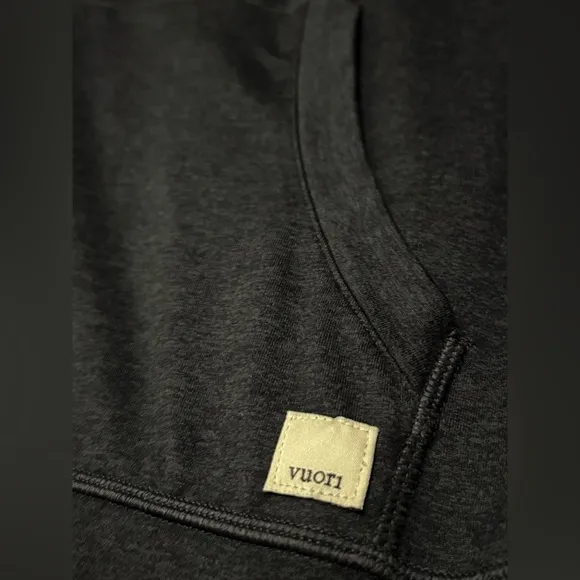 Vuori navy men’s ponto performance half zip hoodie, midnight heather small ✨