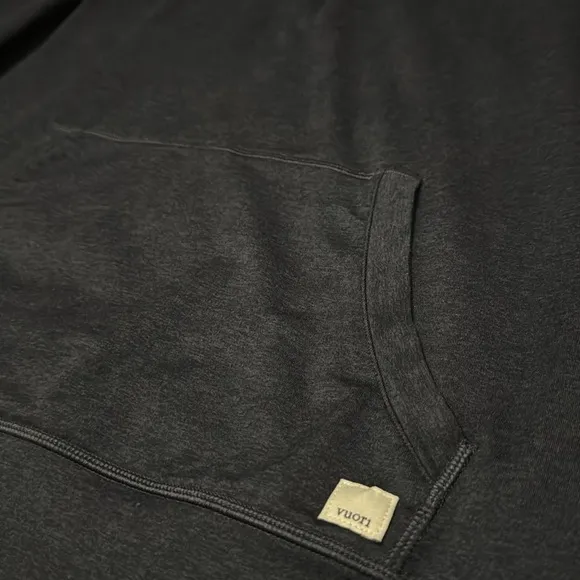 Vuori navy men’s ponto performance half zip hoodie, midnight heather small ✨
