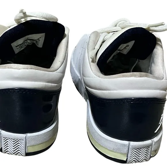 White Air Jordan Te 2_ boys size 3